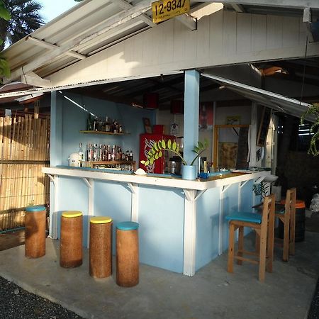 リパノイ シンク ＆ レトロ カフェ リパ ノイ サムイホステル エクステリア 写真