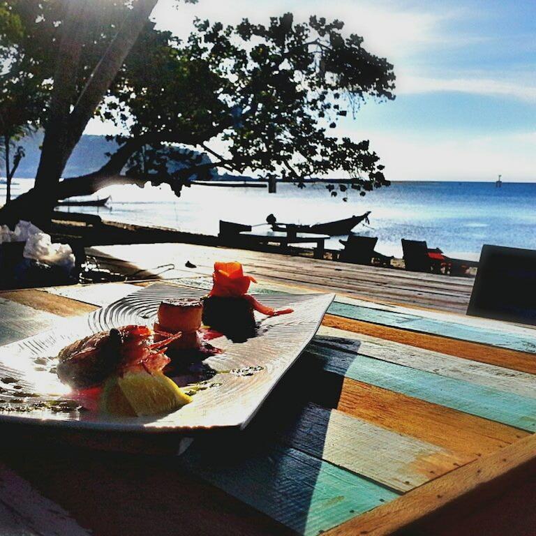 リパノイ シンク ＆ レトロ カフェ リパ ノイ サムイホステル エクステリア 写真