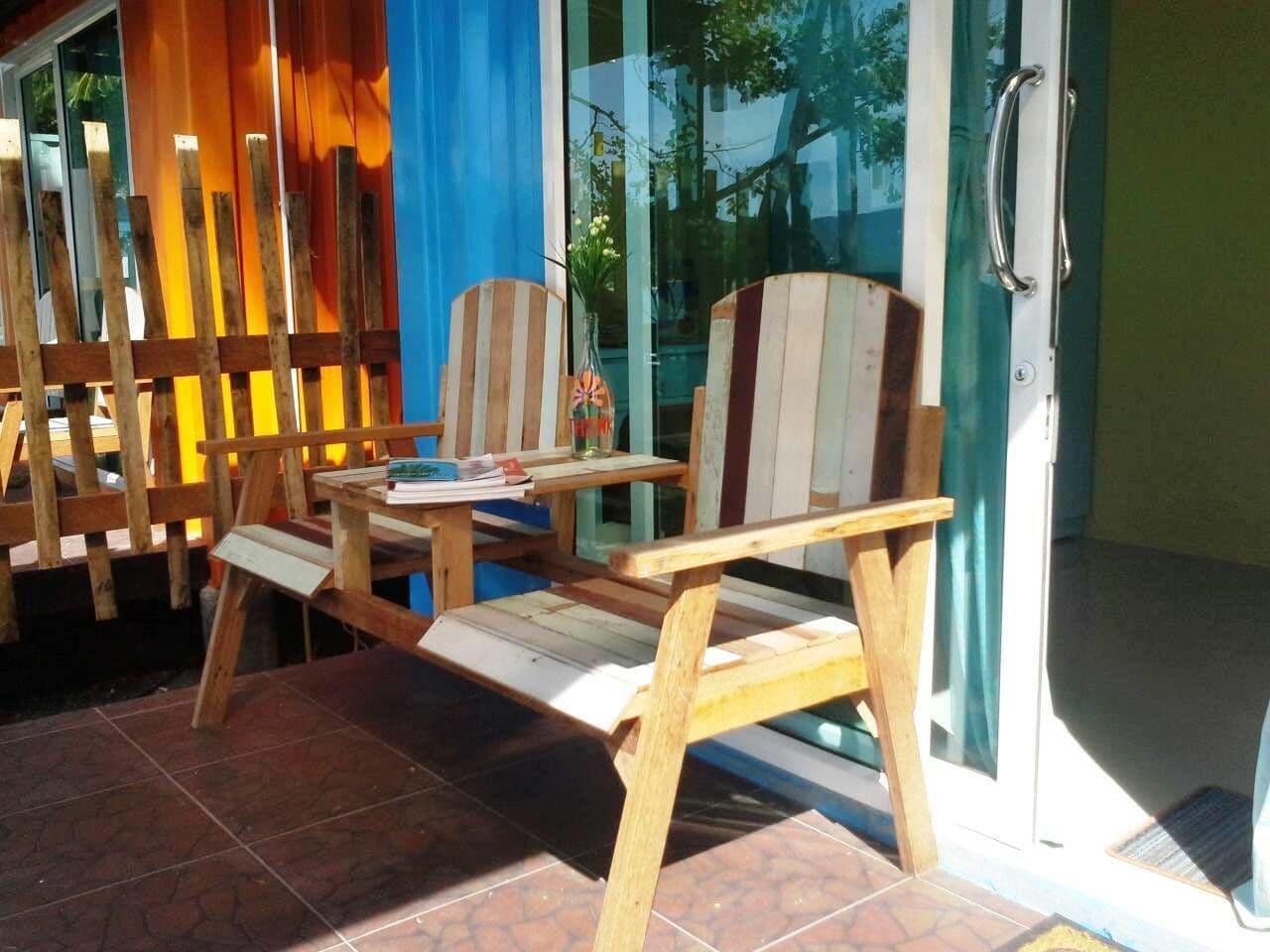 リパノイ シンク ＆ レトロ カフェ リパ ノイ サムイホステル エクステリア 写真